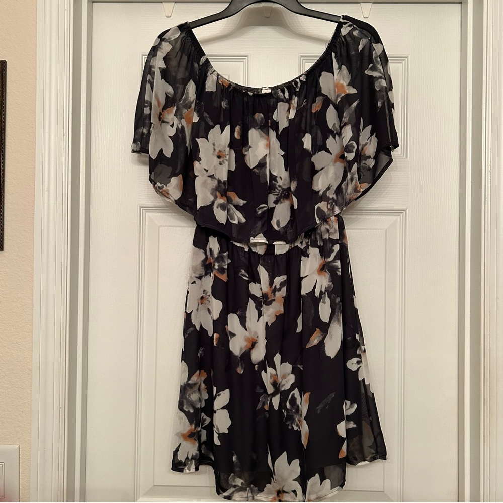 Peppermint Floral Grey Dress Size M